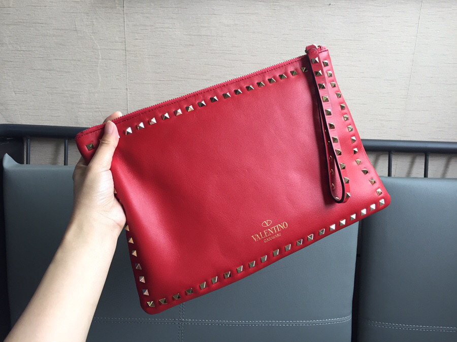 발렌티노 락스터드 클러치백