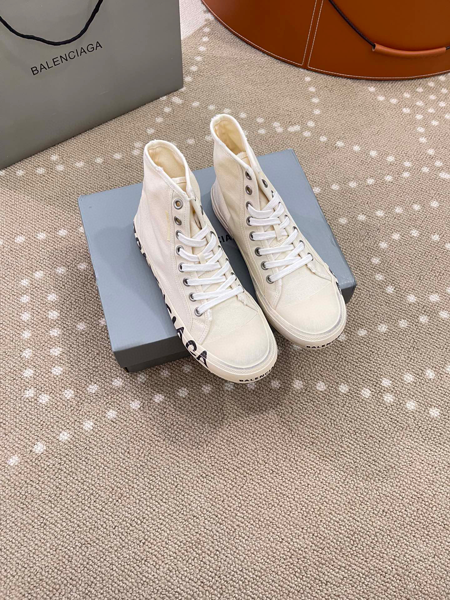 발렌시아가 남녀공용 신발 운동화