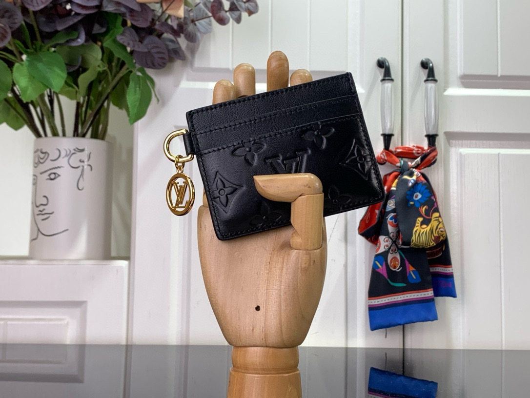 루이비통 카드지갑  M82738