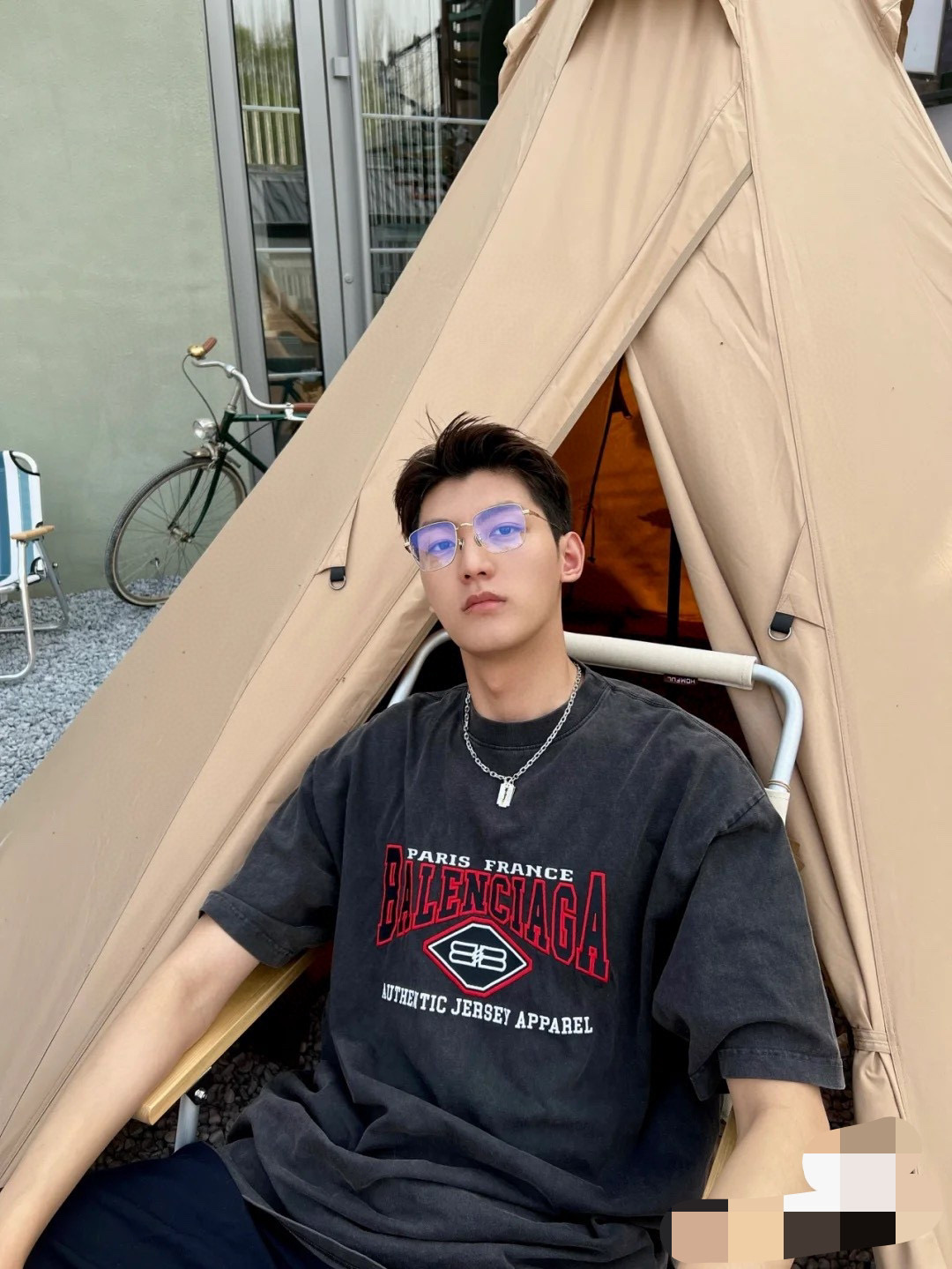 발렌시아가 남녀공용 반팔티
