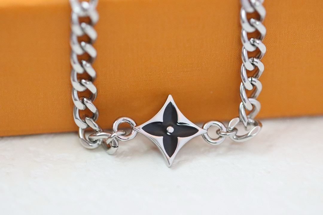 루이비통 목걸이