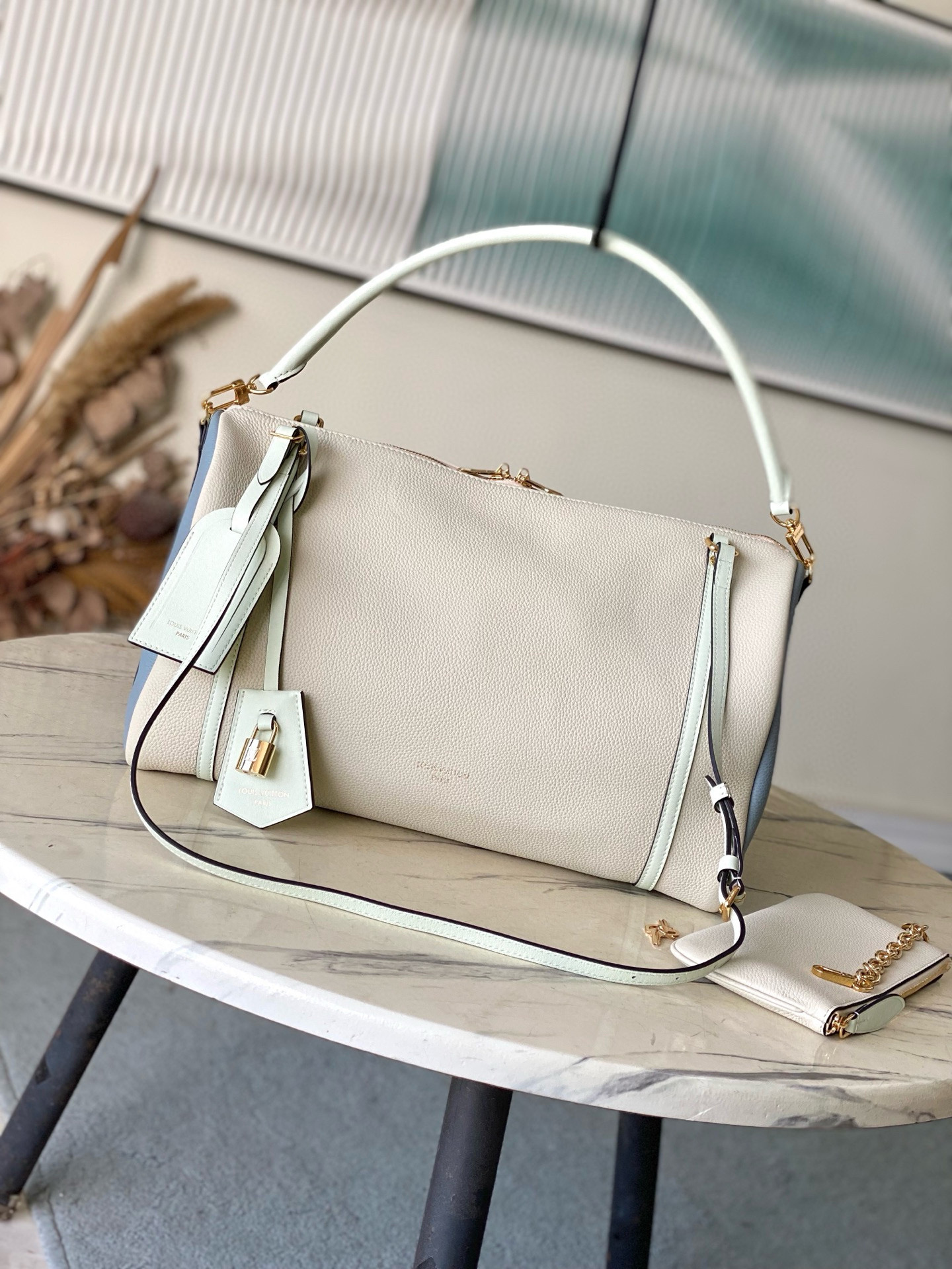 루이비통 M13668 여자가방