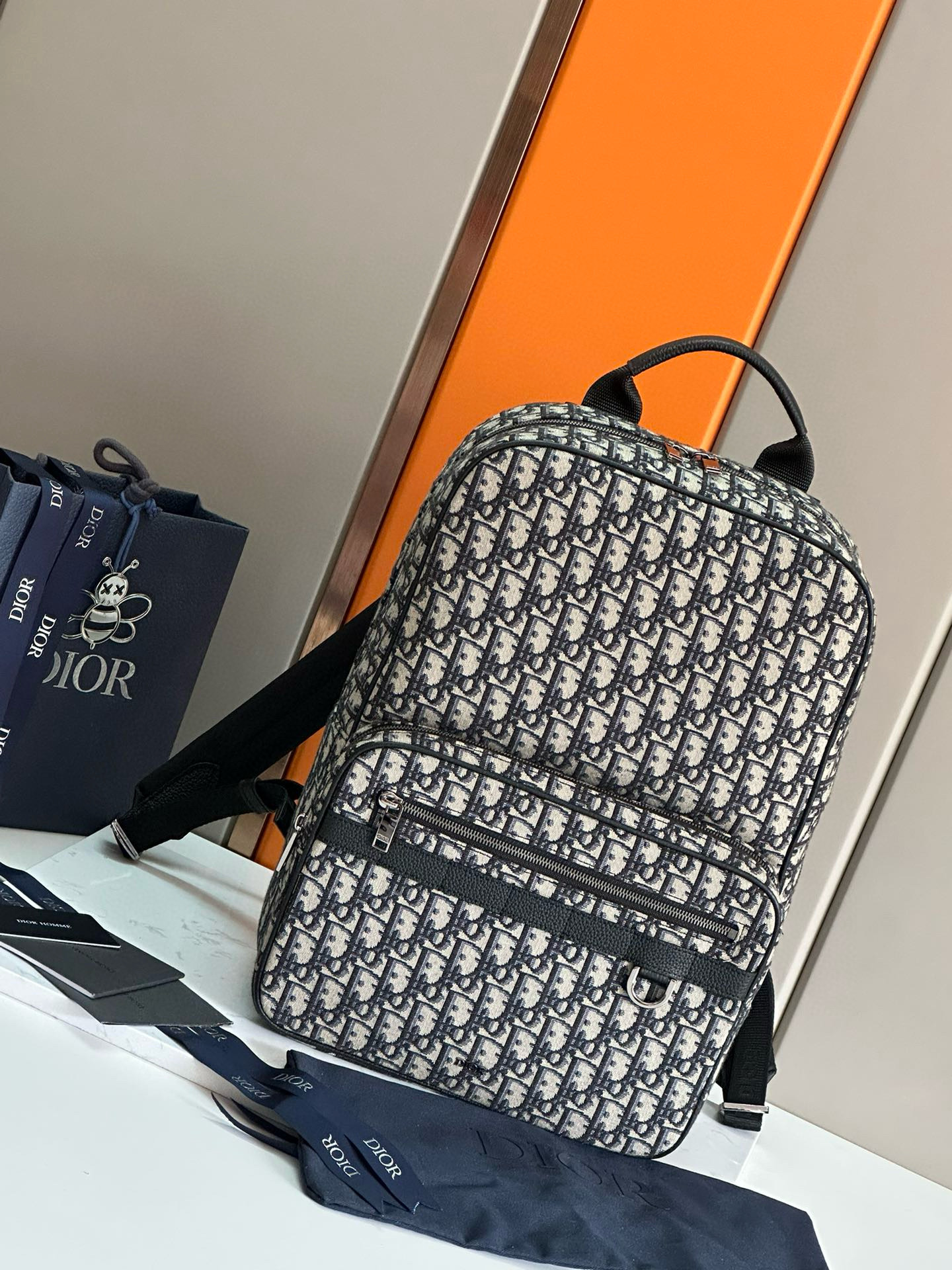 디올 백팩