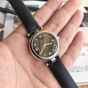 구찌 여자 시계