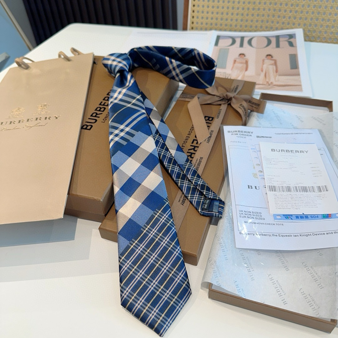 버버리 넥타이