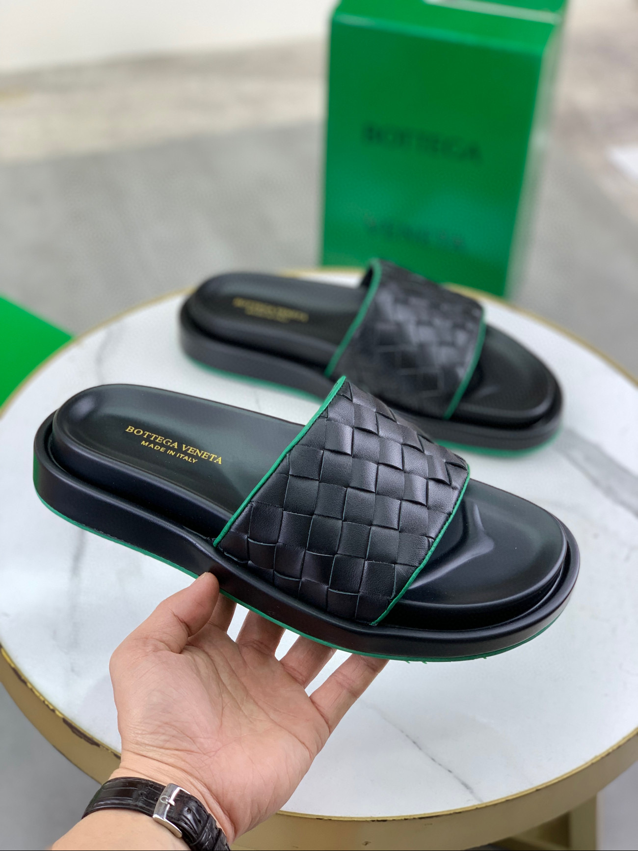 보테가베네타 남자 슬리퍼