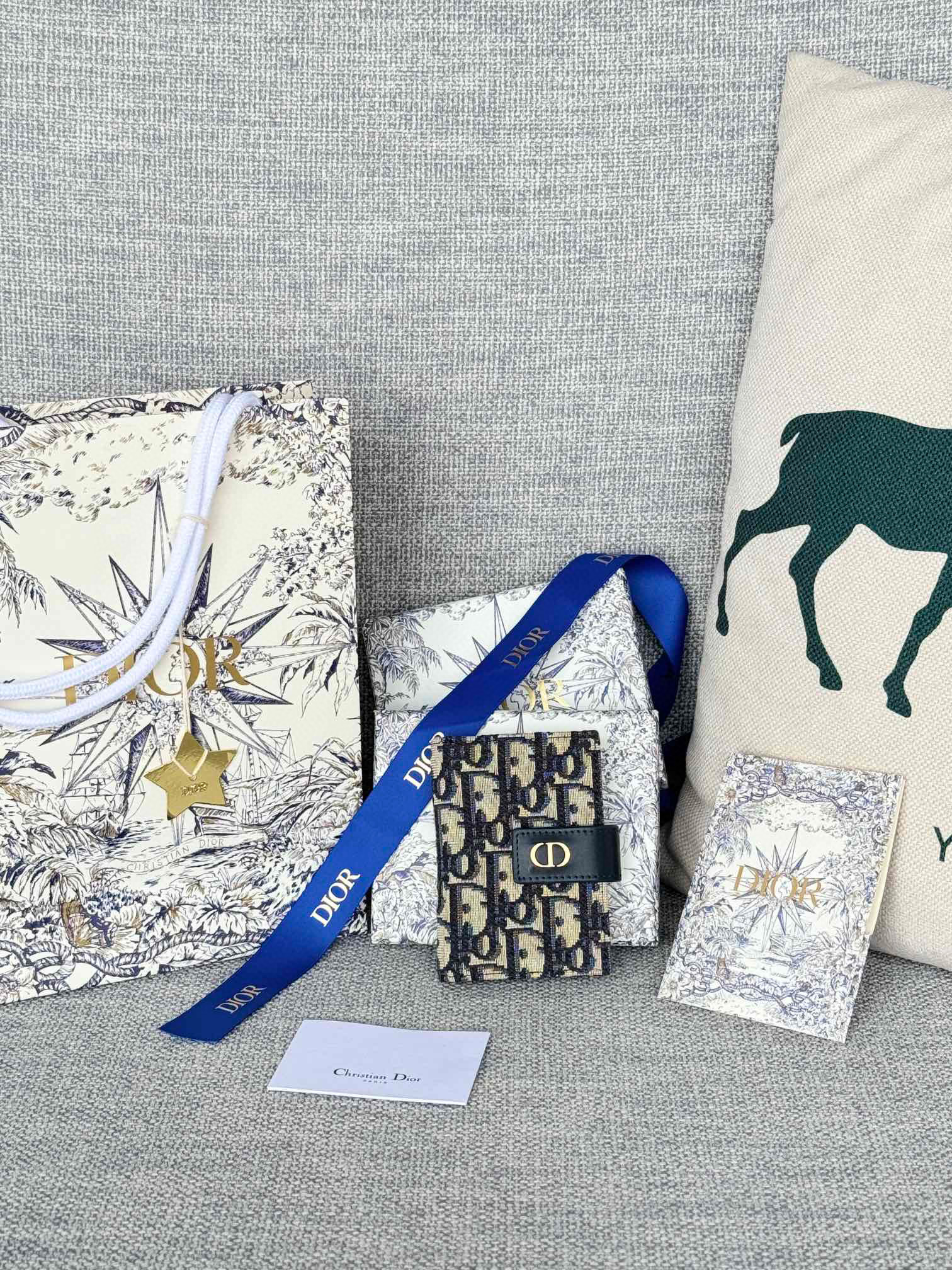 디올 S2339UWHC_M116 여자 카드지갑 머니클립