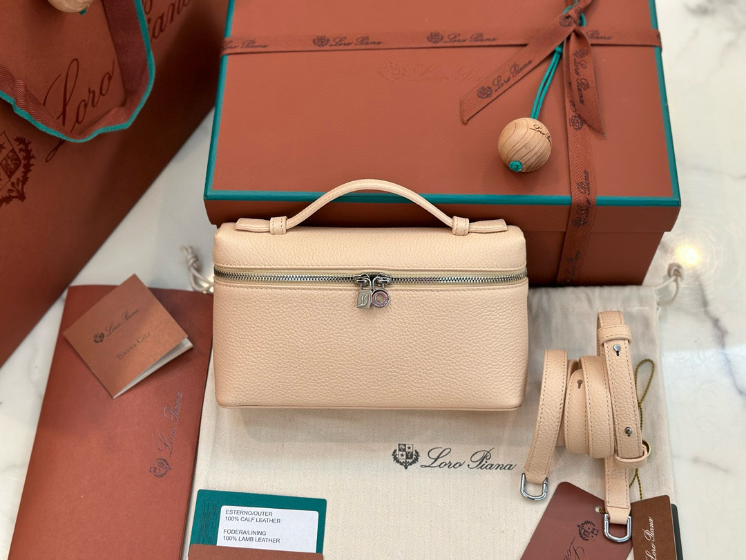 로로피아나 여자가방