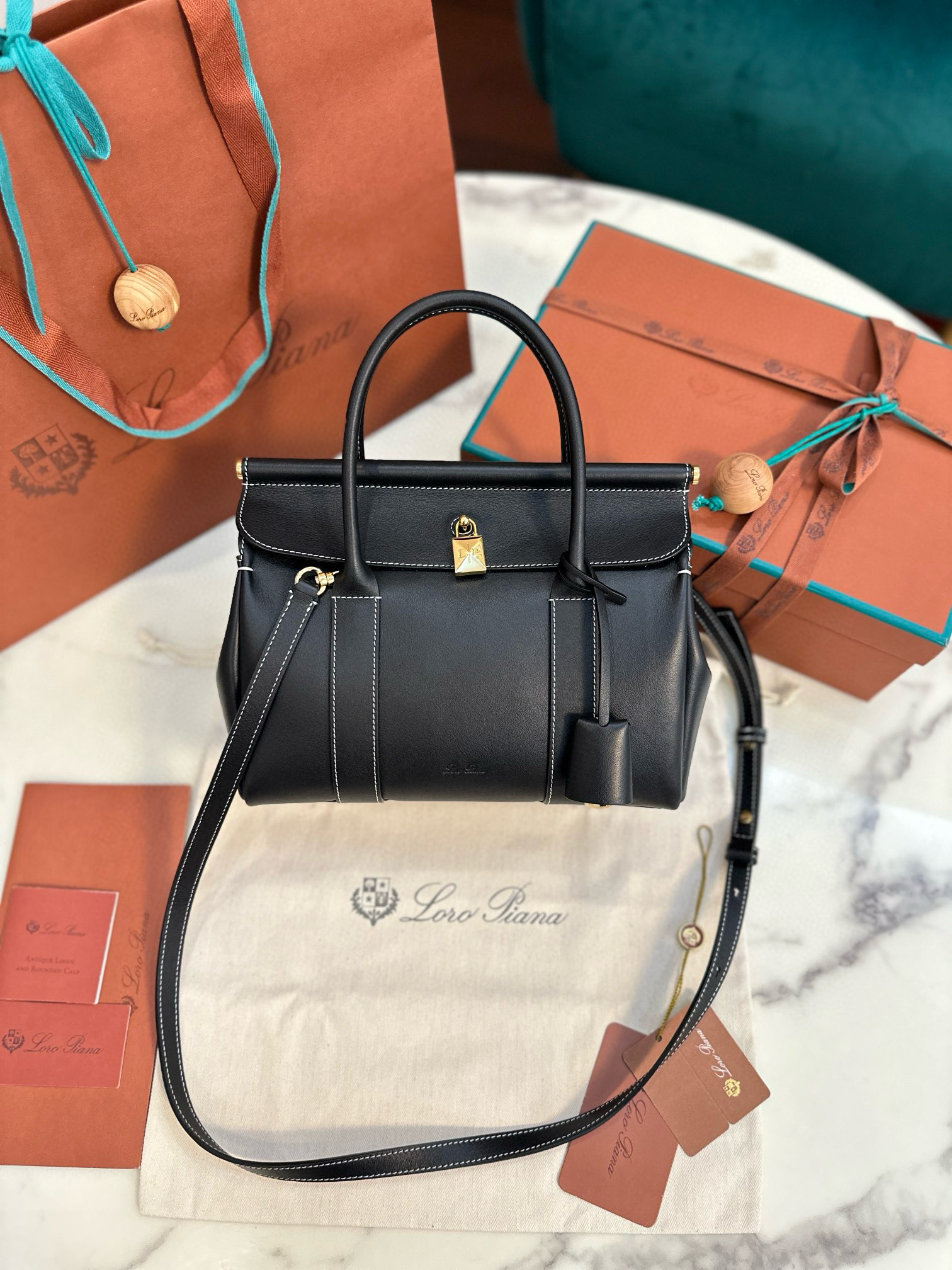 로로피아나 여자가방