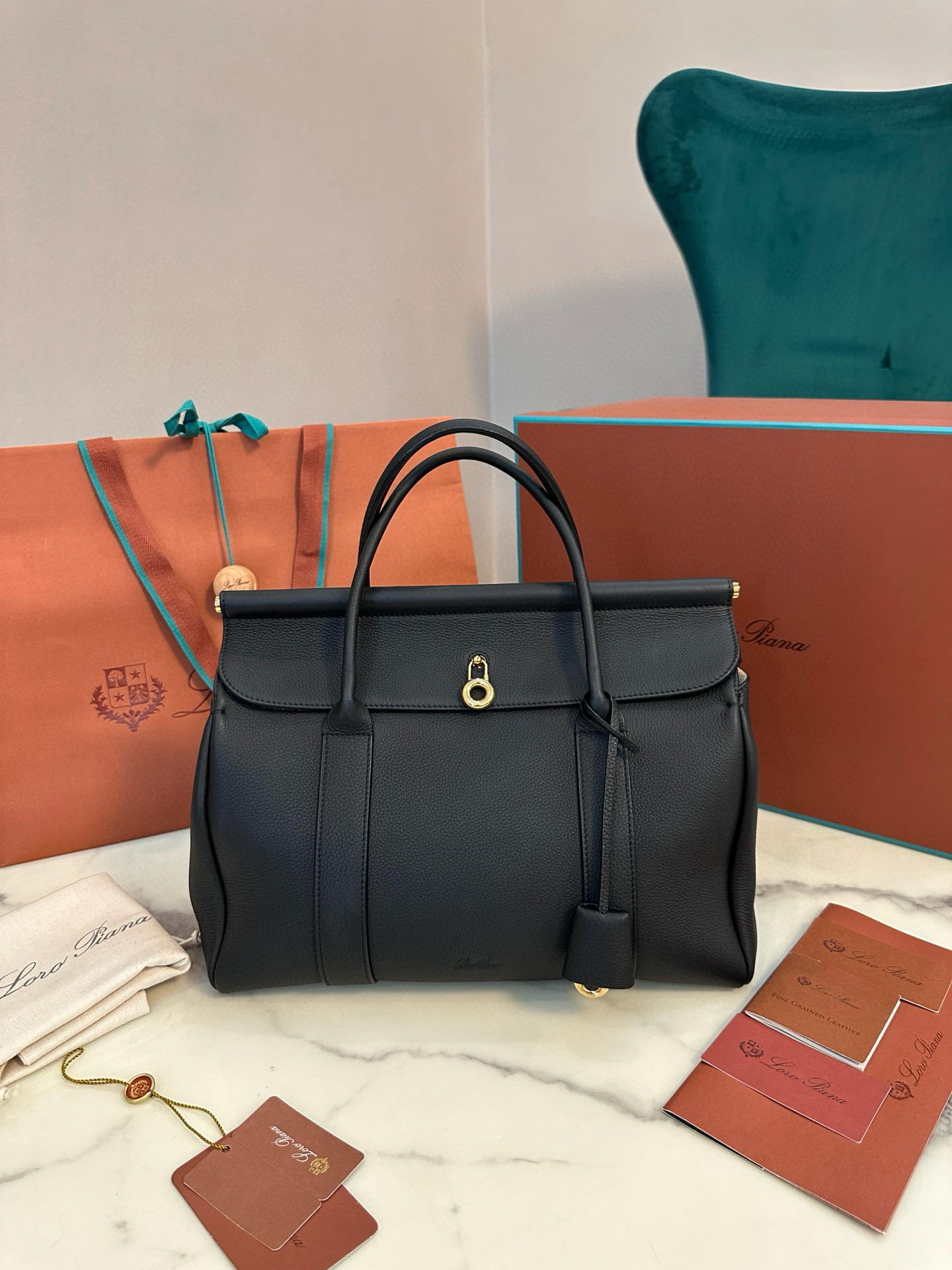 로로피아나 여자가방