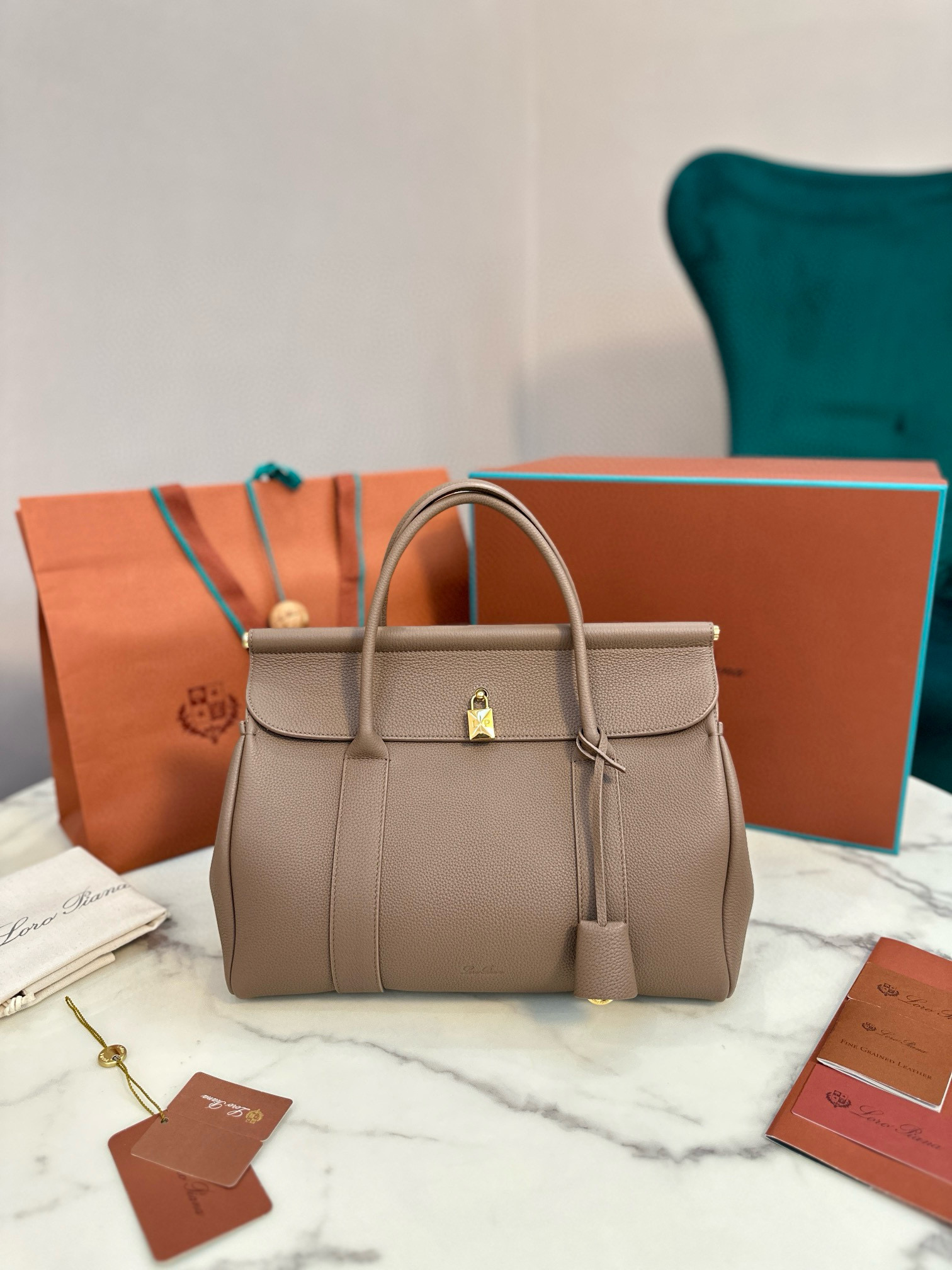 로로피아나 여자가방