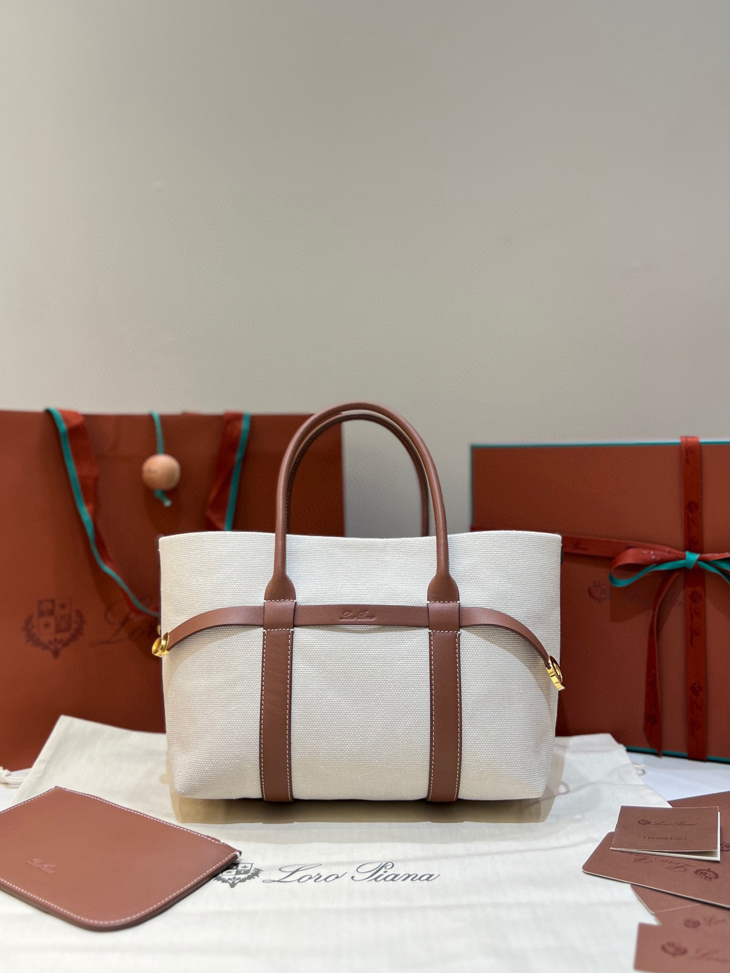 로로피아나 스몰 여자가방