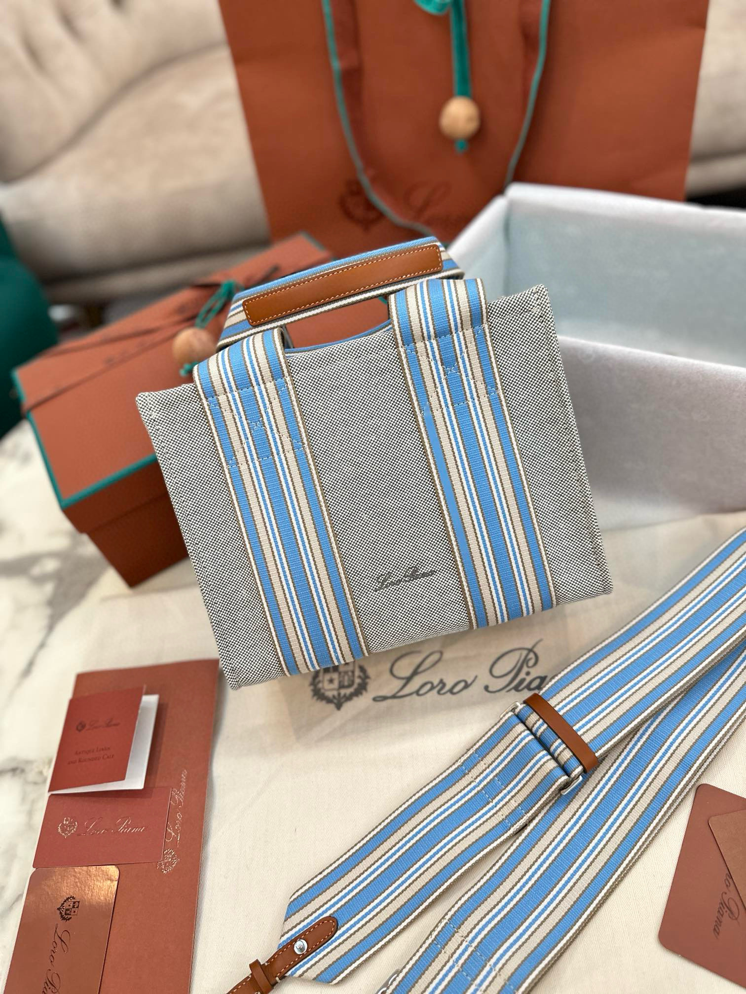 로로피아나 스몰 여자가방