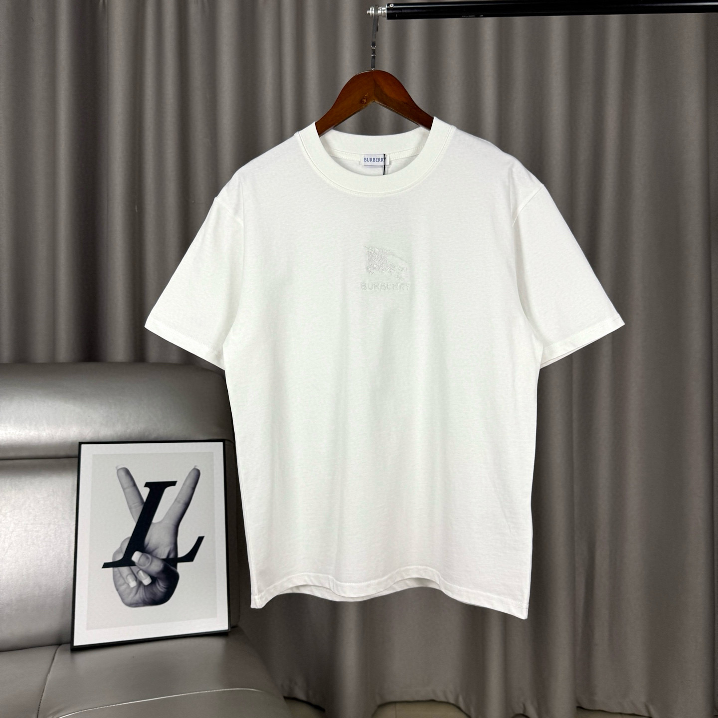 버버리 남자 반팔티