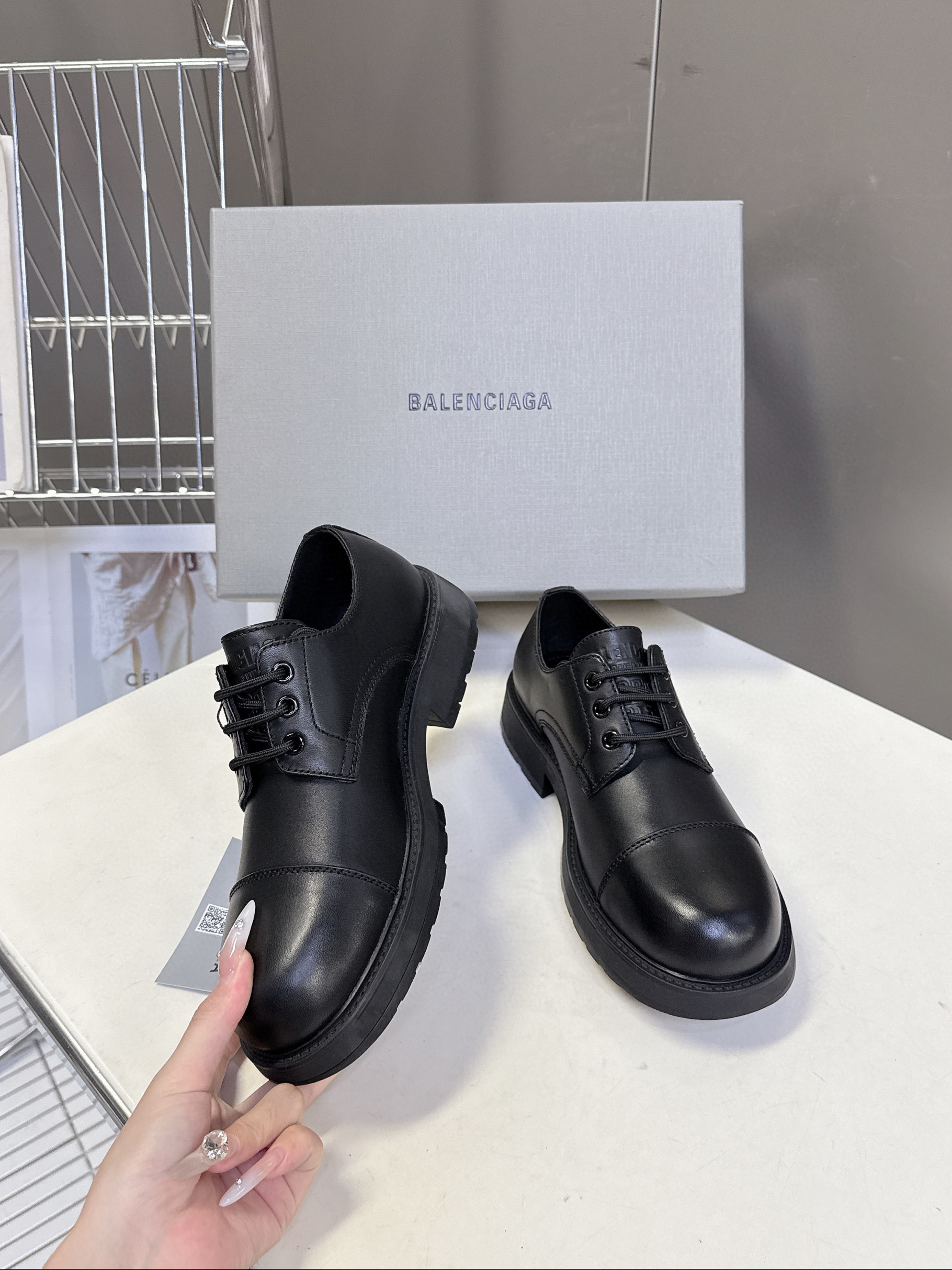 발렌시아가 남여공용 부츠