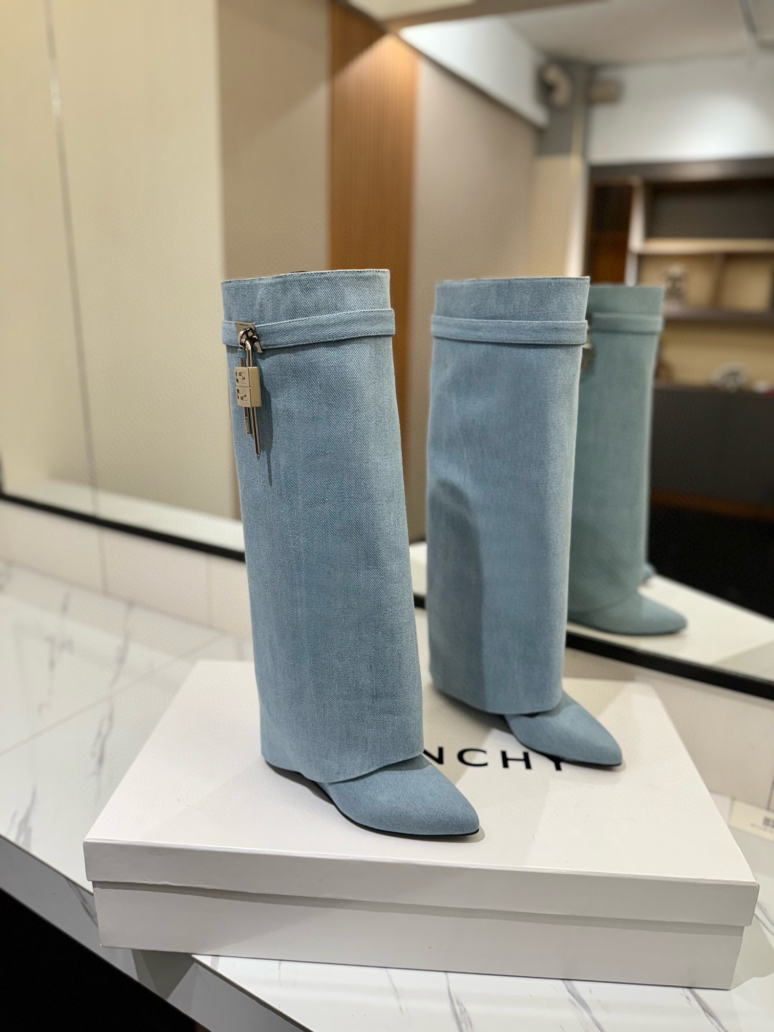 지방시 8.5CM 여자 부츠