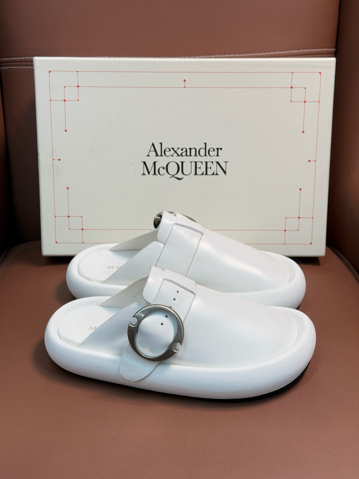 알렉산더 맥퀸 남녀공용 슬리퍼