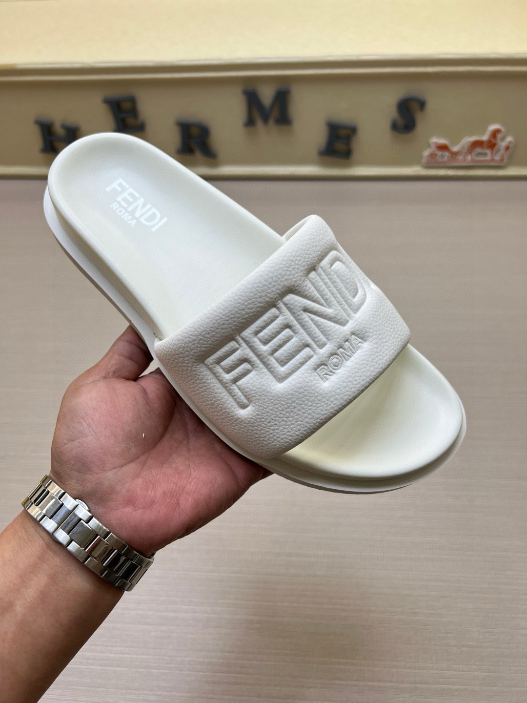 펜디 남자 슬리퍼