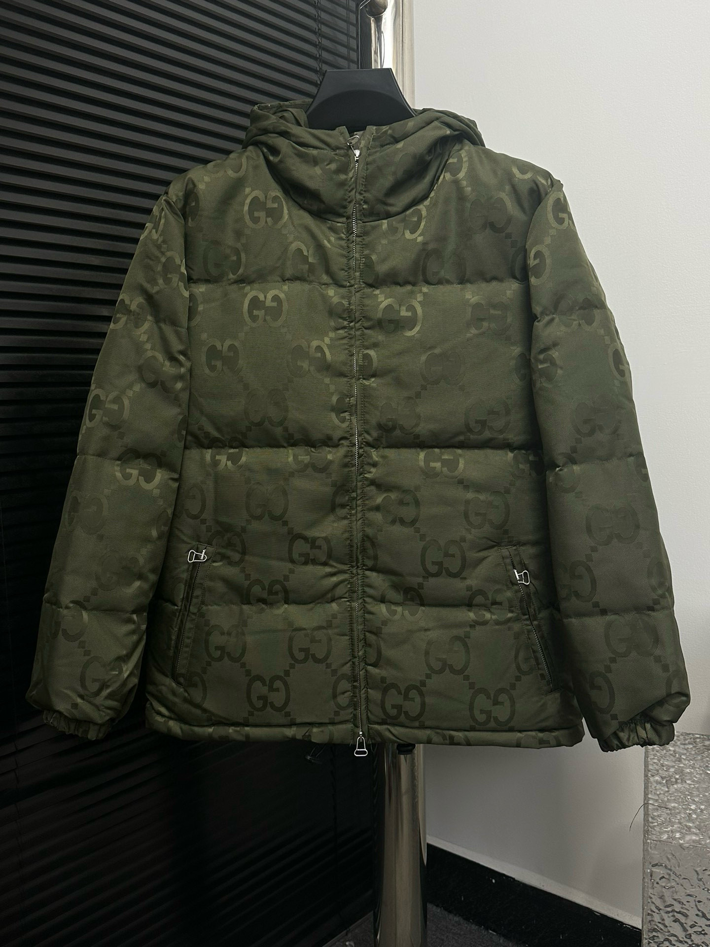 구찌 남자 패딩