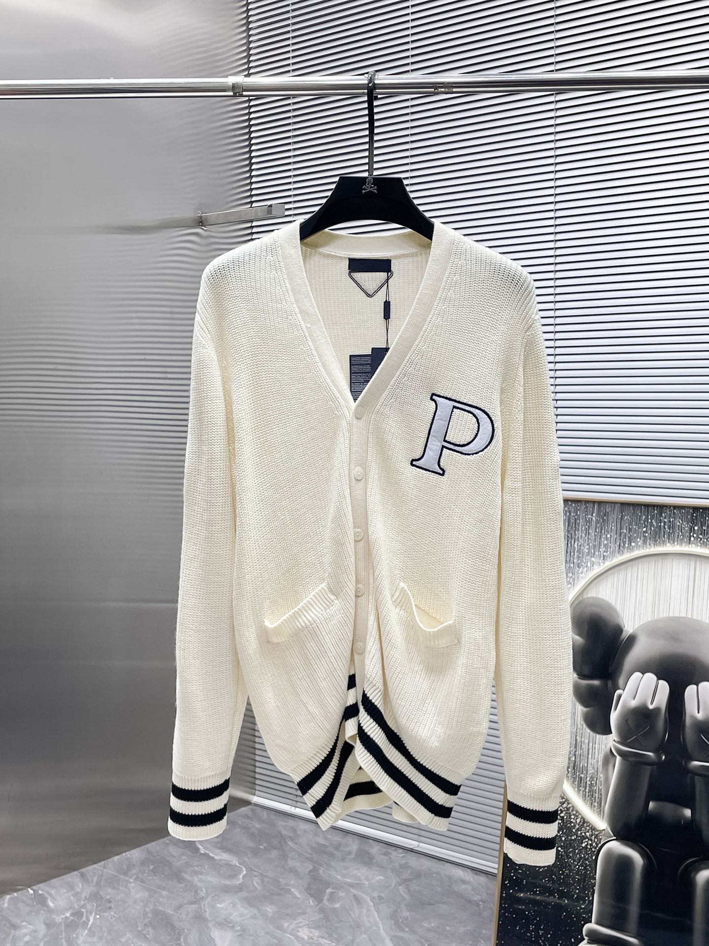 프라다 남자 가디건