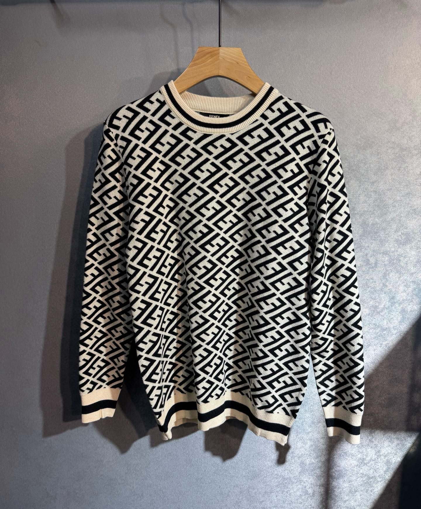 펜디 남자 니트