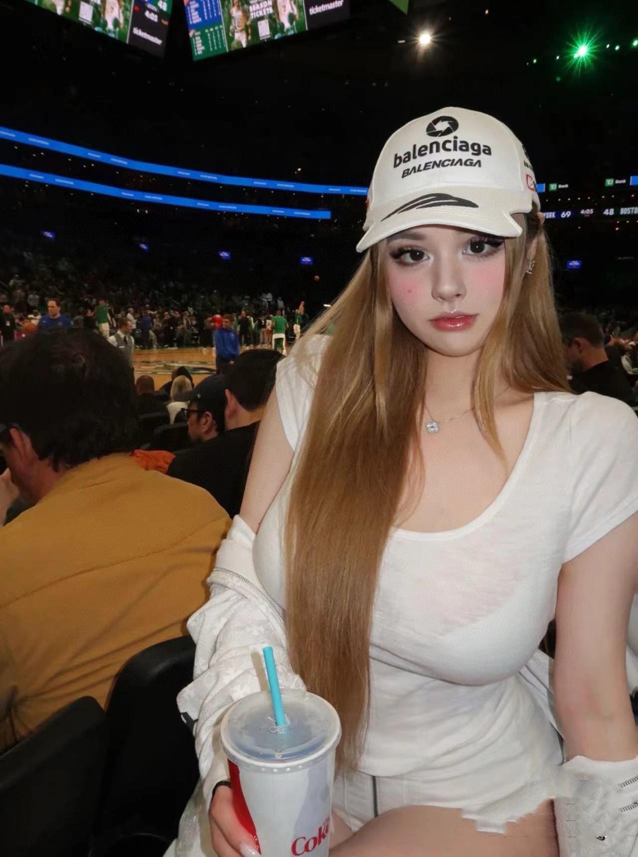 발렌시아가 모자