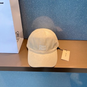 미우미우 모자