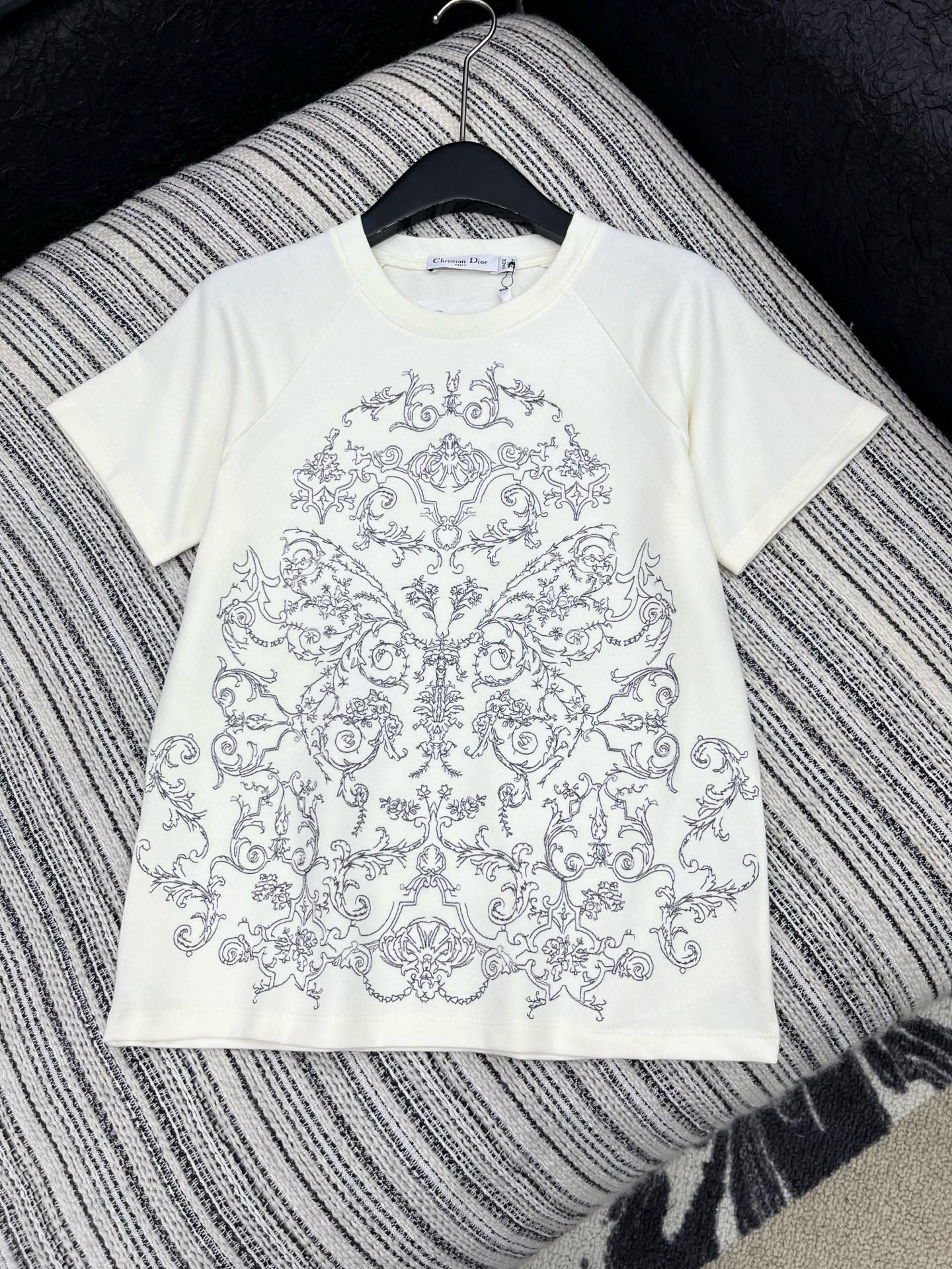 디올 여자 반팔